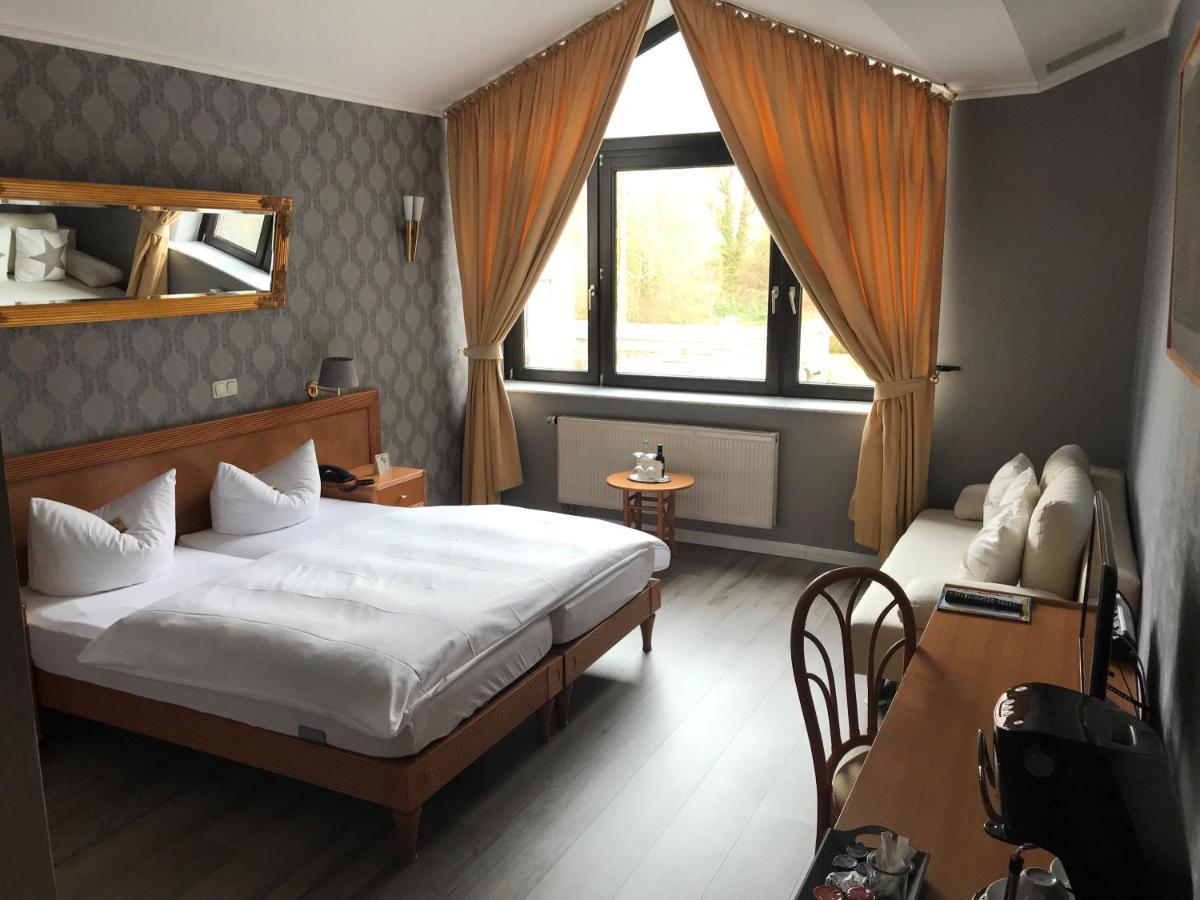 Burg Wegberg Hotel & Eventlocation Bagian luar foto